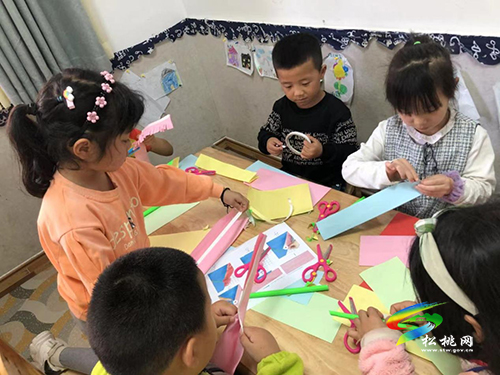 你陪我長大，我陪你變老——松桃第八幼兒園母親節(jié)活動