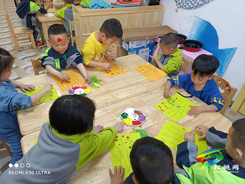 你陪我長大，我陪你變老——松桃第八幼兒園母親節(jié)活動