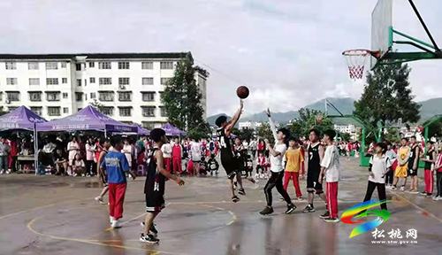 ​孟溪中學(xué)舉行第44屆趣味籃球運(yùn)動(dòng)會(huì)