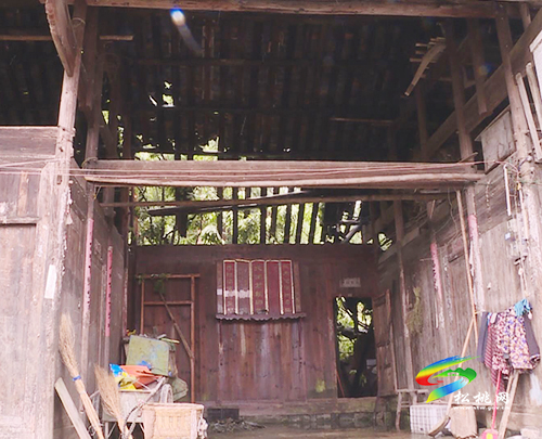 ​普覺(jué)鎮(zhèn)成功處置鐵路險(xiǎn)情后 災(zāi)后排患進(jìn)行中
