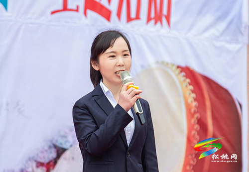 ​松桃第二幼兒園舉行“多彩四月八.濃濃民族情”主題活動(dòng)