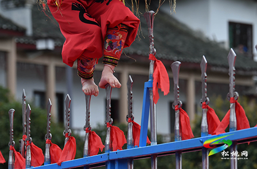 ​中國苗王城：數(shù)萬賓朋相聚，歡慶四月八