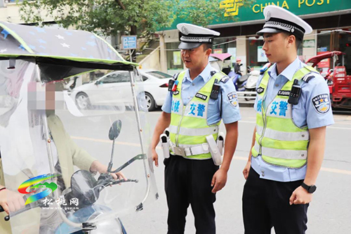 松桃交警大隊(duì)開展摩托車違法行為專項(xiàng)整治行動(dòng)