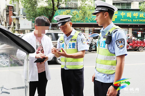松桃交警大隊(duì)開展摩托車違法行為專項(xiàng)整治行動(dòng)