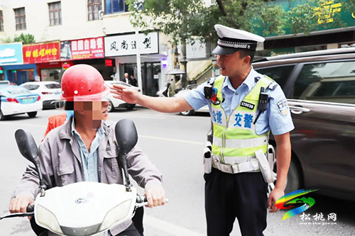 松桃交警大隊(duì)開展摩托車違法行為專項(xiàng)整治行動(dòng)