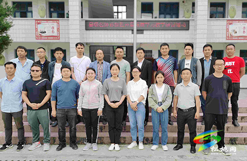 松桃縣級(jí)名師孫敘勝工作室開展教學(xué)研討活動(dòng)