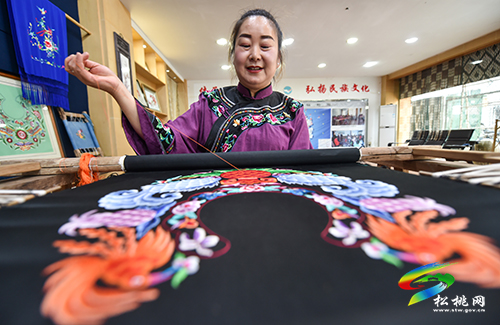 松桃巴狄雄薩滾、松桃苗繡入選國家級非遺