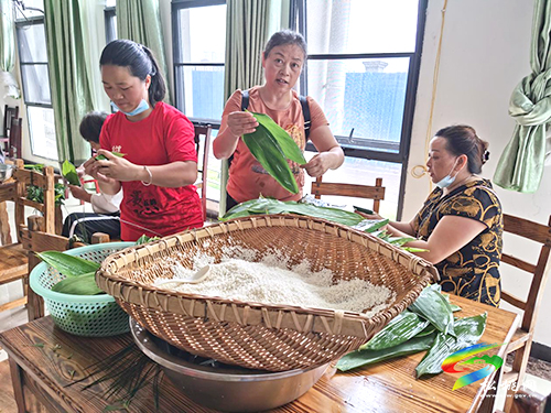 【網絡中國節(jié)·端午】“粽”深福利院  愛暖老人心