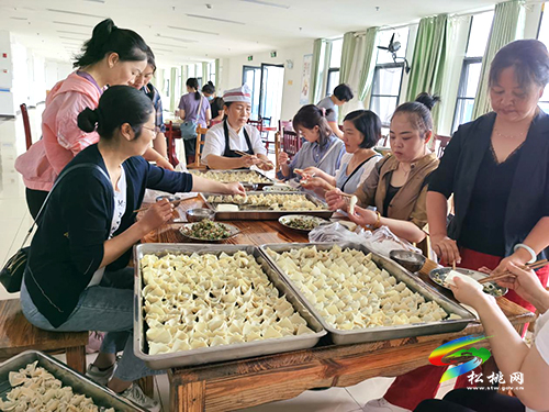【網絡中國節(jié)·端午】“粽”深福利院  愛暖老人心