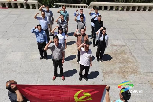 【奮斗百年路 啟航新征程】包家、獨樹村小黨支部到紅二、紅六軍團(tuán)會師紀(jì)念碑紀(jì)念館開展黨史學(xué)習(xí)教育