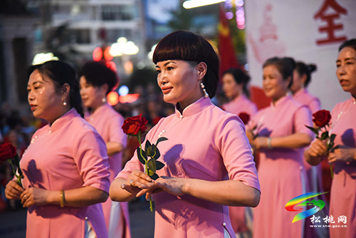 松桃：歌舞活動(dòng)頌黨恩，健身展演秀風(fēng)采