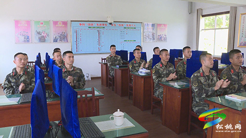 “五老人員”曾凡科進軍營宣講“對越自衛(wèi)反擊戰(zhàn)到收復(fù)扣林山”