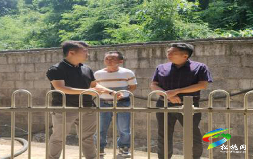 松桃分局環(huán)境對(duì)轄區(qū)企事業(yè)單位開展環(huán)境風(fēng)險(xiǎn)隱患大排查專項(xiàng)行動(dòng)