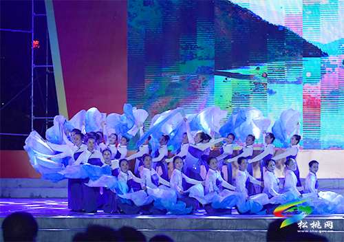 松桃舉行“慶祝中國共產(chǎn)黨成立100周年”大型文藝晚會
