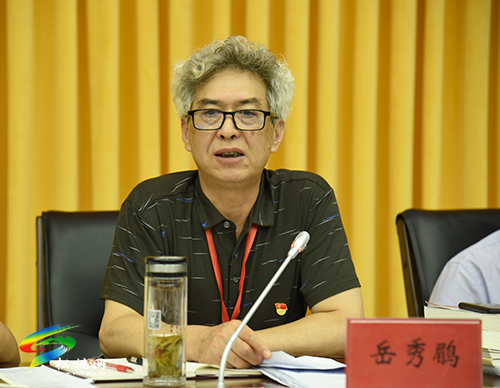 松桃苗族自治縣人民政府黨組中心組開展中國(guó)特色社會(huì)主義進(jìn)入新時(shí)代專題學(xué)習(xí)會(huì)