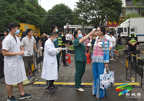 松桃多部門聯(lián)合助力“松桃慶祝建黨100周年文藝晚會”順利舉辦