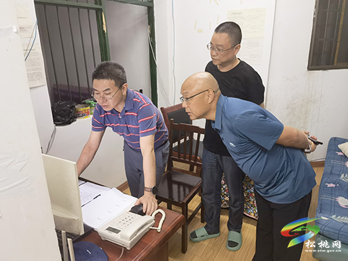 ​省自然資源廳副廳長楊兵率隊來松桃暗訪指導地質災害防治工作