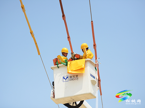 松桃供電局：不停電作業(yè)法 減少用戶年平均停電時(shí)間和次數(shù)