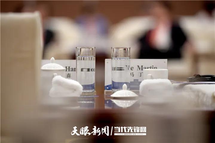 《貴州日?qǐng)?bào)》刊登乾興平文章：共同構(gòu)建人與自然生命共同體
