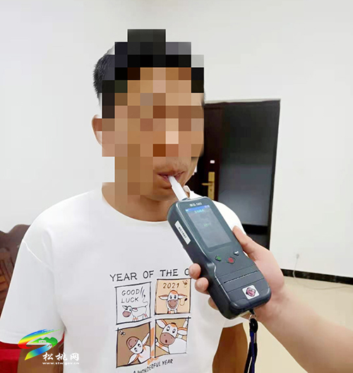 松桃交警開展夜查行動查獲酒駕10起