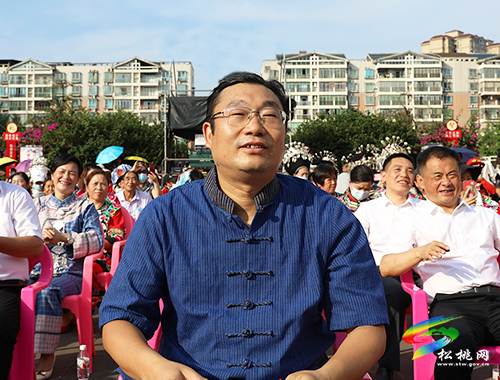 松桃“歌飛苗家六月六 相約松桃話黨恩”苗歌大賽順利開(kāi)幕