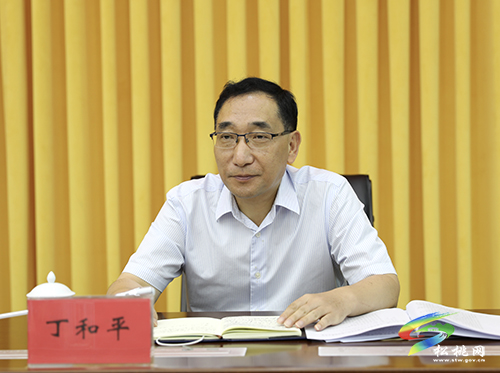 中共松桃苗族自治縣委2021年第22次常委會(huì)召開(kāi)