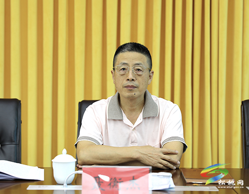 縣委理論學(xué)習(xí)中心組學(xué)習(xí)貫徹習(xí)近平總書記“七一”重要講話精神專題學(xué)習(xí)研討會(huì)召開