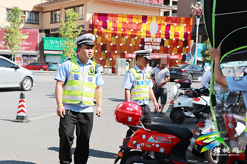松桃交警大隊(duì)扎實(shí)開(kāi)展摩托車、電動(dòng)摩托車交通違法整治工作