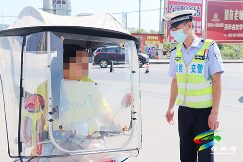 松桃交警大隊(duì)嚴(yán)查摩托車、電動(dòng)摩托車交通違法行為