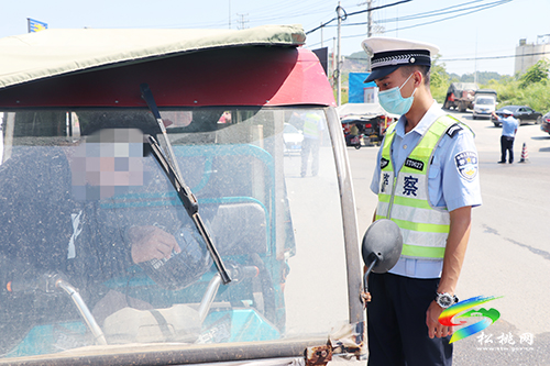 松桃交警大隊(duì)嚴(yán)查摩托車、電動(dòng)摩托車交通違法行為