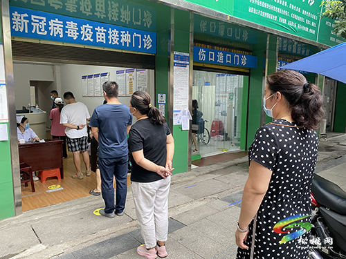 松桃人民醫(yī)院疫苗接種點：用責任和擔當為群眾建立起免疫屏障