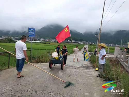 【我為群眾辦實(shí)事】普覺鎮(zhèn)：黨員干部樹模范村莊環(huán)境換新顏