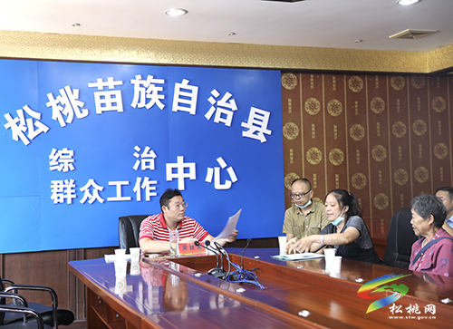 吳廷友接訪(fǎng)真情實(shí)意解民憂(yōu)