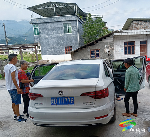 寨英鎮(zhèn)愛(ài)心專車(chē)助力新冠疫苗接種