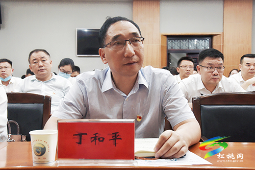 松桃苗族自治縣召開警示教育大會暨縣委書記講黨風廉政專題黨課