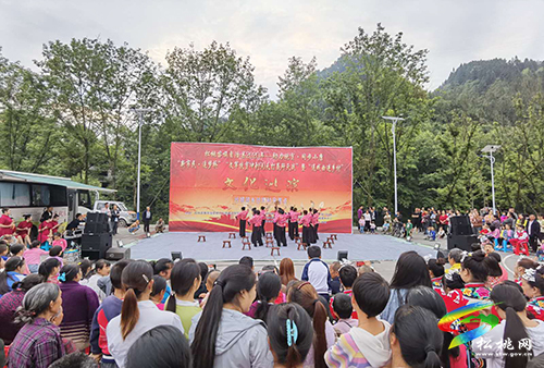 松桃:堅(jiān)持以人民為中心積極發(fā)展文化文藝事業(yè)