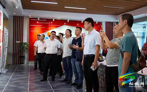 松桃赴萬(wàn)山考察學(xué)習(xí)新時(shí)代文明實(shí)踐中心建設(shè)