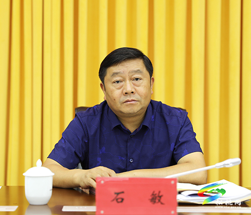 中共松桃苗族自治縣委2021年第27次常委會議召開