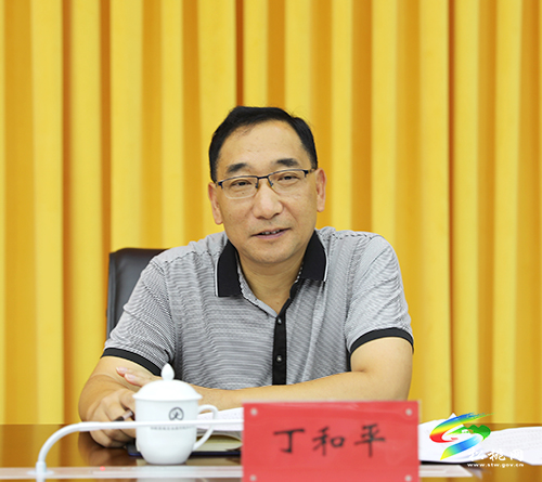 中共松桃苗族自治縣委全面深化改革委員會(huì)第八次會(huì)議召開(kāi)