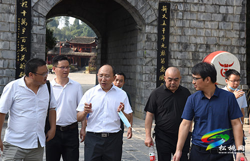 李榮來松桃督導(dǎo)檢查中秋國(guó)慶假期安全防范工作