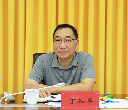 中共松桃苗族自治縣委2021年第28次常委會(huì)議召開