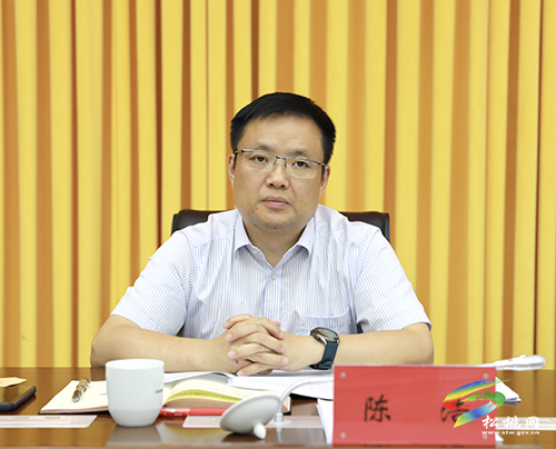 中共松桃苗族自治縣委2021年第28次常委會(huì)議召開