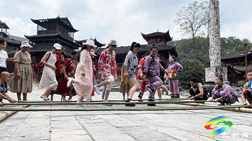 ​苗王城：新面貌亮相喜迎八方游客