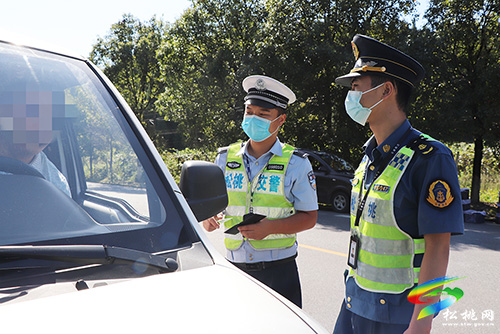 ​松桃交警大隊持續(xù)開展中秋節(jié)期間交通違法行為集中整治