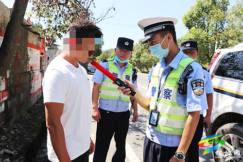 ​松桃交警大隊持續(xù)開展中秋節(jié)期間交通違法行為集中整治