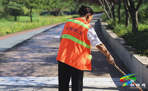 ​中秋節(jié)在崗：479名環(huán)衛(wèi)工人演繹“橙色”擔當