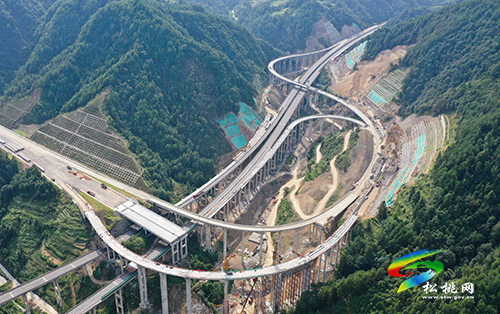 全景點(diǎn)建設(shè)　全方位打造松桃全域旅游“游”出鄉(xiāng)村振興新格局