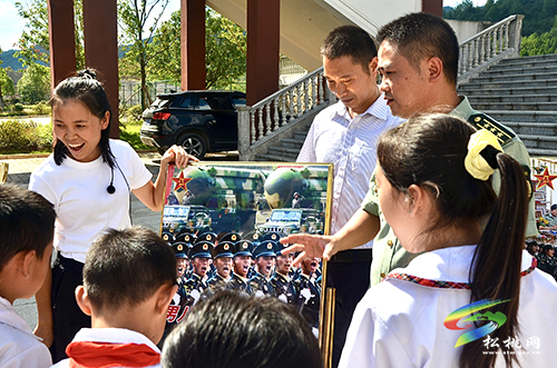 松桃：國防教育進(jìn)校園　共筑愛國強(qiáng)軍夢(mèng)