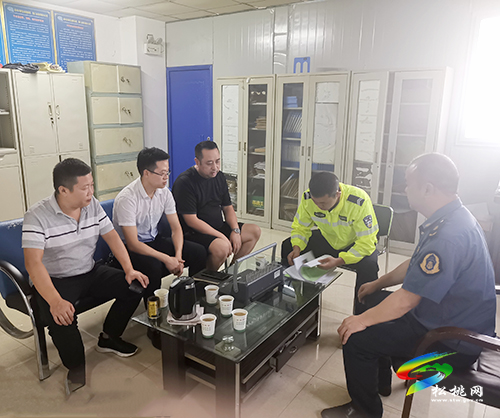 松桃交警大隊到客運企業(yè)開展國慶節(jié)前交通安全大檢查
