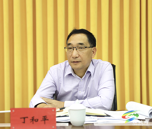 中共松桃苗族自治縣委2021年第30次常委會(huì)議召開(kāi)